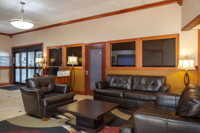 Imagen de los interiores del Hotel AmericInn by Wyndham La Crosse Riverfront Conference Center. Foto 10