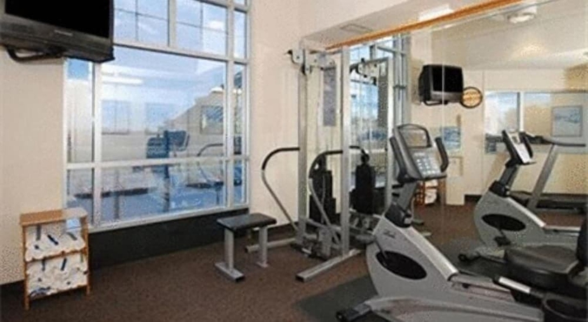 Imagen de los interiores del Hotel AmericInn by Wyndham Omaha Near Zoo. Foto 15