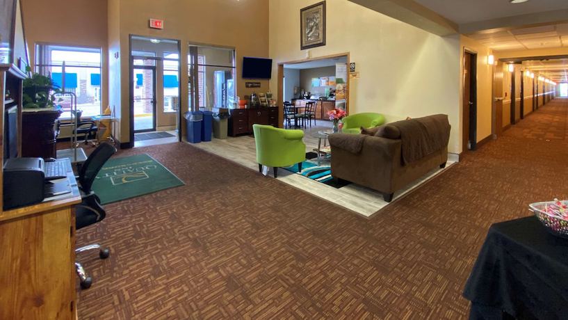 Imagen de los interiores del Hotel AmericInn by Wyndham Reedsburg. Foto 14