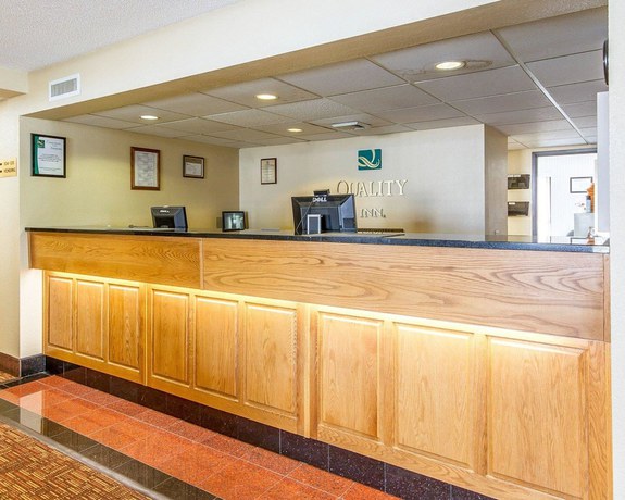 Imagen de los interiores del Hotel AmericInn by Wyndham Reedsburg. Foto 16