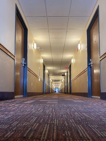 Imagen de los interiores del Hotel AmericInn by Wyndham Reedsburg. Foto 20