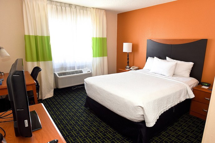 Imagen de la habitación del Hotel AmericInn by Wyndham Topeka. Foto 9