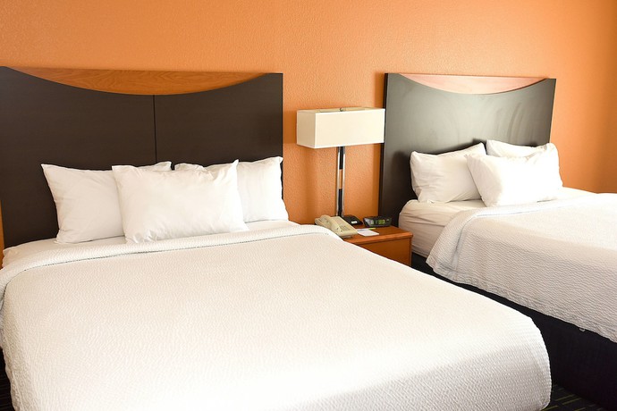 Imagen de la habitación del Hotel AmericInn by Wyndham Topeka. Foto 11