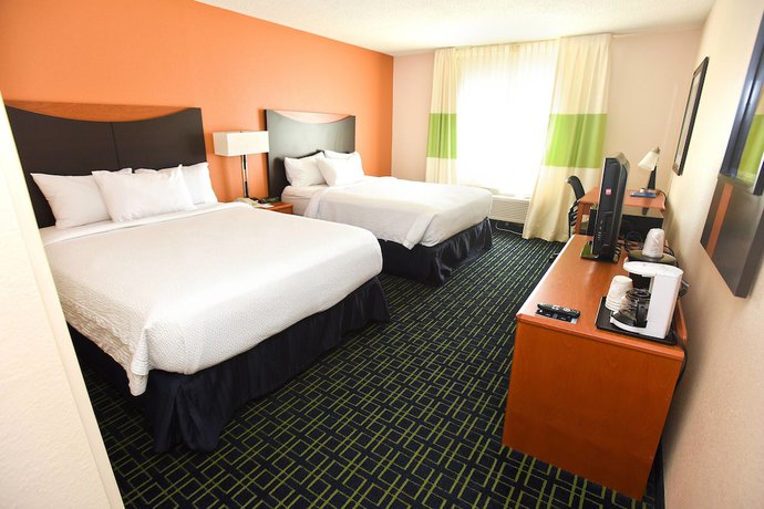 Imagen de la habitación del Hotel AmericInn by Wyndham Topeka. Foto 15