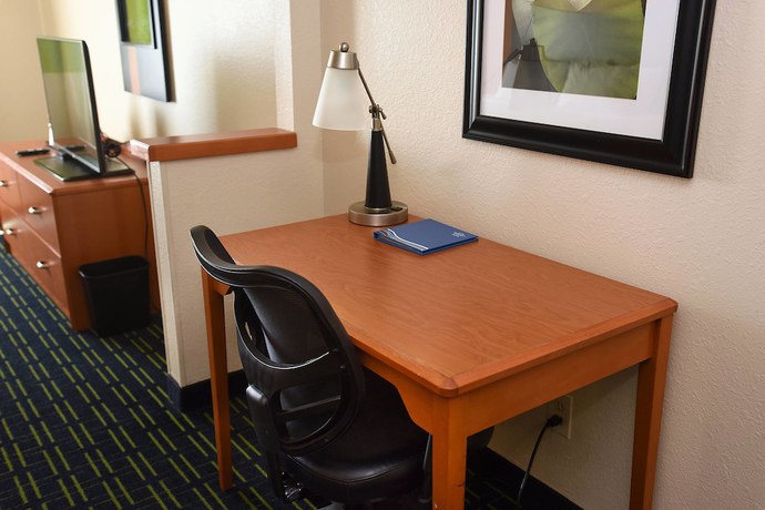 Imagen de la habitación del Hotel AmericInn by Wyndham Topeka. Foto 17