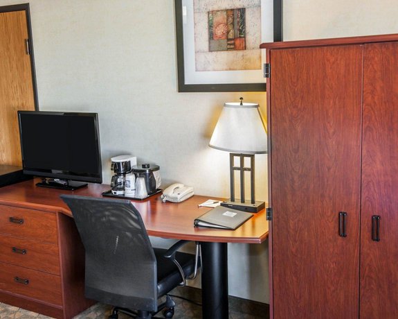 Imagen de la habitación del Hotel AmericInn by Wyndham Urbana/Champaign University Area. Foto 7