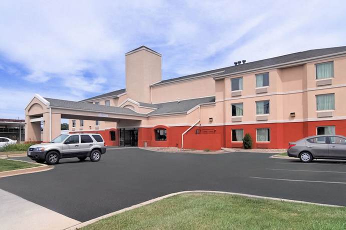 Imagen general del Hotel AmericInn by Wyndham Urbana/Champaign University Area. Foto 1