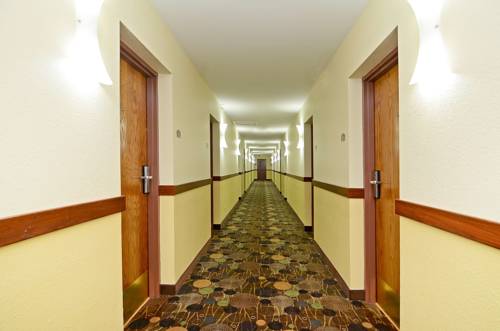 Imagen de la habitación del Hotel AmericInn by Wyndham Woodstock IL. Foto 3