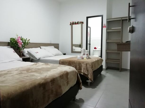 Imagen de la habitación del Hotel America 52. Foto 18