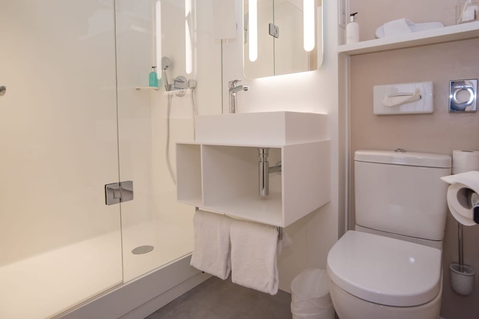 Imagen de la habitación del Hotel America, Cannes. Foto 12