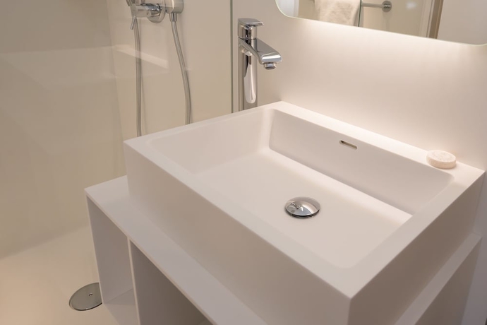 Imagen de la habitación del Hotel America, Cannes. Foto 13