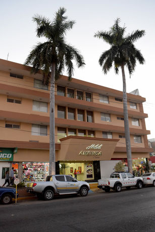 Imagen de la habitación del Hotel America Centro. Foto 7