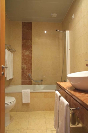 Imagen de la habitación del Hotel America Diamonds. Foto 3