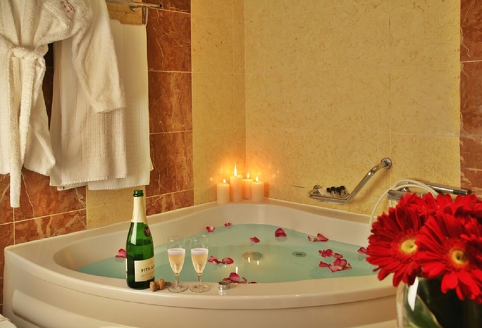 Imagen de la habitación del Hotel America Diamonds. Foto 4