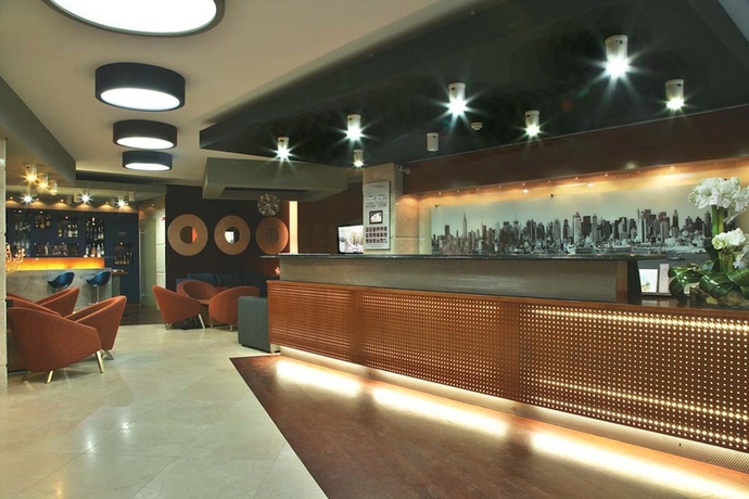 Imagen de los interiores del Hotel America Diamonds. Foto 19