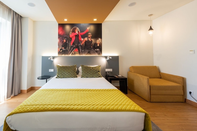 Imagen de la habitación del Hotel America Diamonds. Foto 13