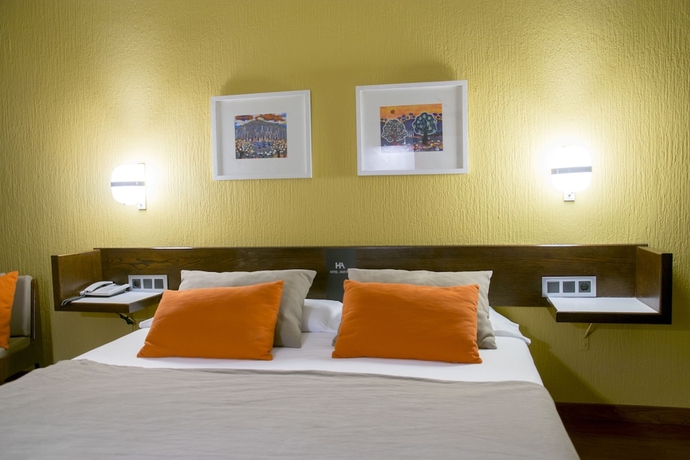 Imagen de la habitación del Hotel America, Igualada. Foto 5