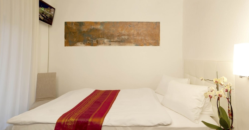 Imagen de la habitación del Hotel America, Locarno. Foto 12
