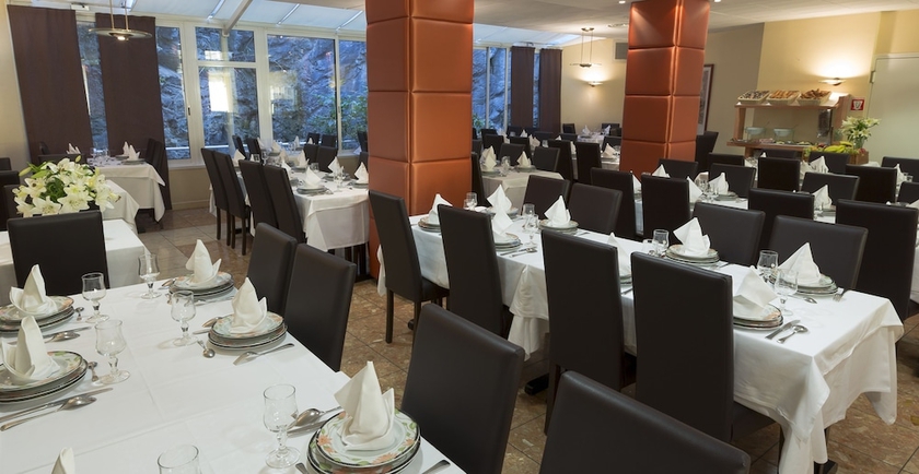 Imagen del bar/restaurante del Hotel America Lourdes. Foto 4