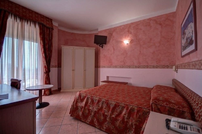 Imagen de la habitación del Hotel America, Marina di Camerota. Foto 6