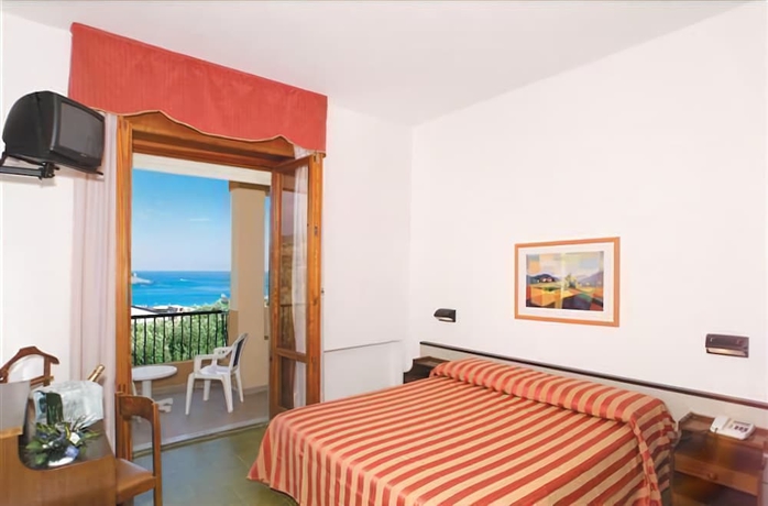 Imagen de la habitación del Hotel America, Marina di Camerota. Foto 9