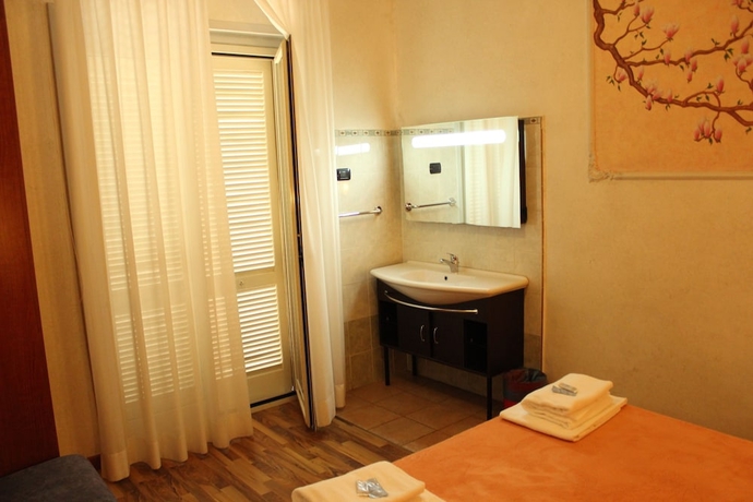 Imagen de la habitación del Hotel America, Mil&aacute;n. Foto 2
