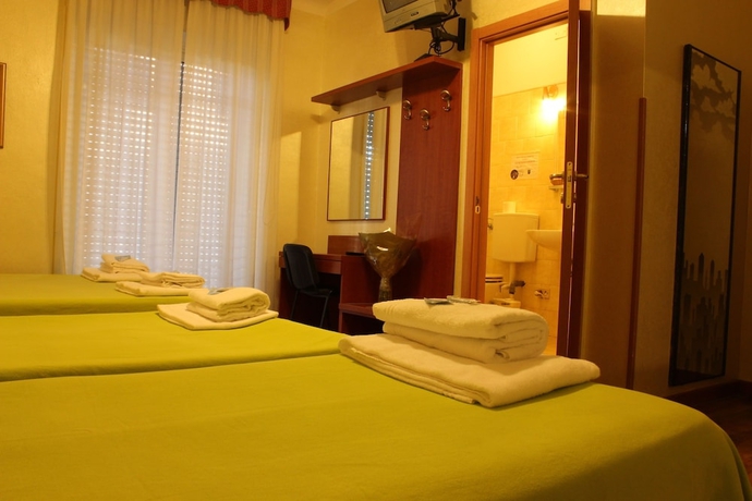 Imagen de la habitación del Hotel America, Mil&aacute;n. Foto 9