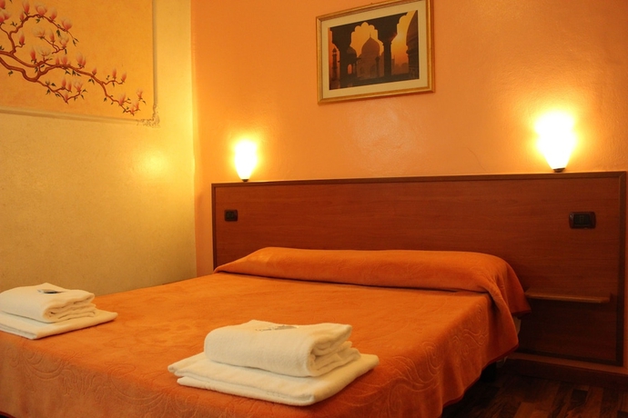 Imagen de la habitación del Hotel America, Mil&aacute;n. Foto 18