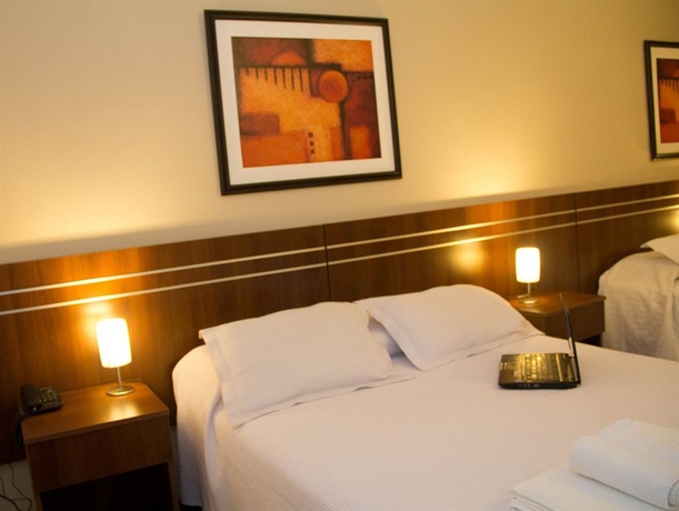 Imagen de la habitación del Hotel America, Montevideo. Foto 4