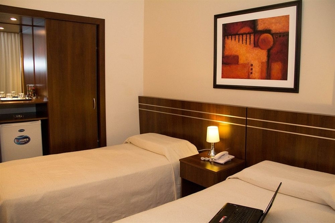 Imagen de la habitación del Hotel America, Montevideo. Foto 5