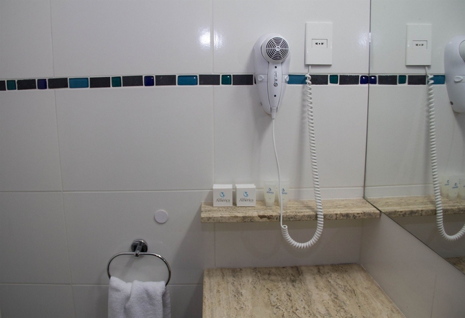 Imagen de la habitación del Hotel America, Montevideo. Foto 12