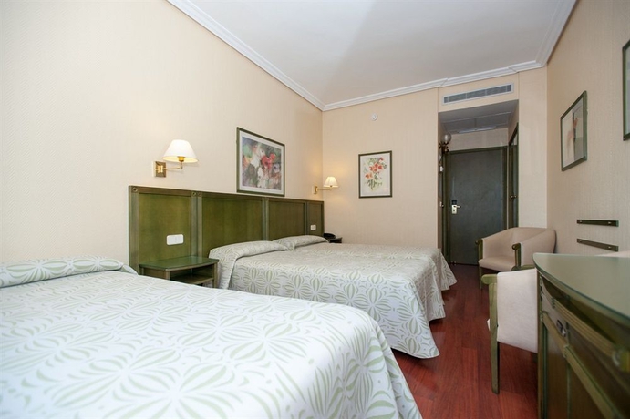 Imagen de la habitación del Hotel America, Sevilla. Foto 5