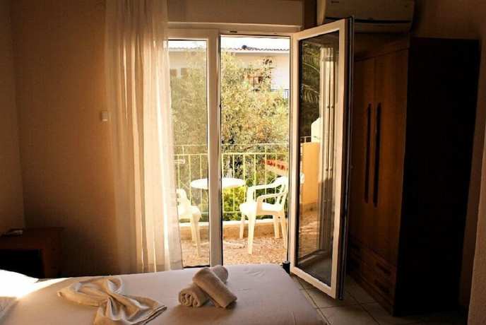 Imagen de la habitación del Hotel America, Tasos. Foto 5