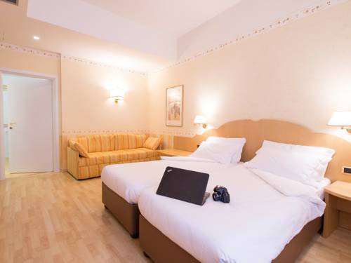 Imagen de la habitación del Hotel America, Trento. Foto 11