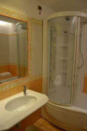 Imagen de la habitación del Hotel America, Trento. Foto 13