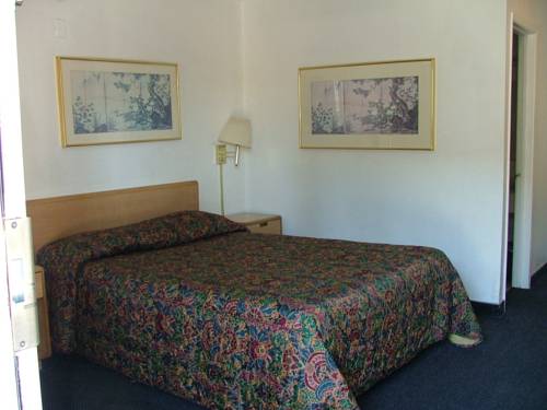 Imagen de la habitación del Hotel American Budget Inn And Suites-modesto. Foto 5