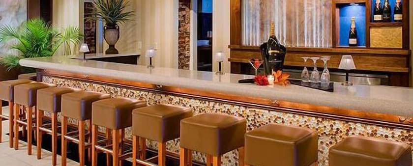 Imagen del bar/restaurante del Hotel American, Freehold. Foto 3