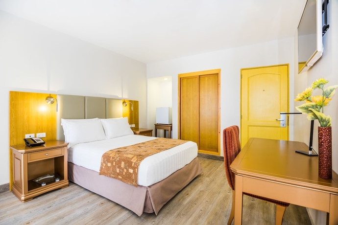 Imagen de la habitación del Hotel American Golf. Foto 4