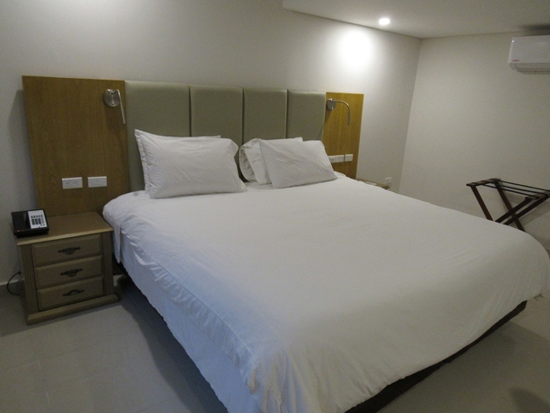 Imagen de la habitación del Hotel American Golf. Foto 7