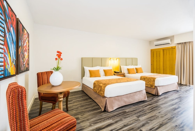 Imagen de la habitación del Hotel American Golf. Foto 14