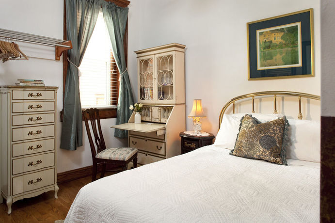 Imagen de la habitación del Hotel American Guest House. Foto 15
