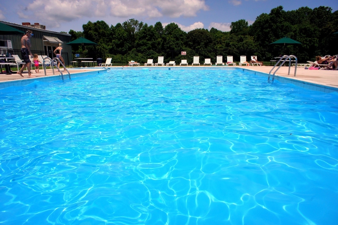 Imagen de la piscina del Hotel American Heritage Rv Park. Foto 15
