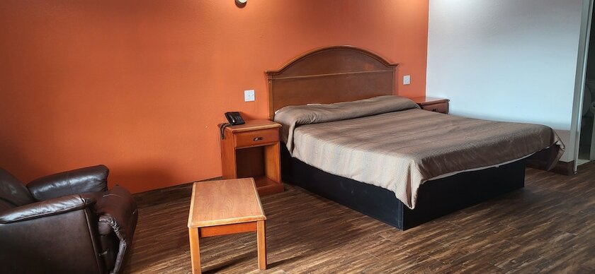 Imagen de la habitación del Hotel American Inn Cleburne. Foto 14