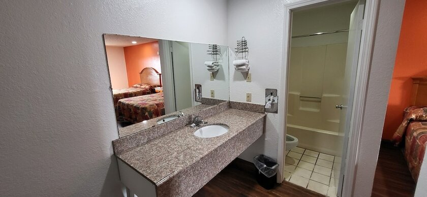 Imagen de la habitación del Hotel American Inn Cleburne. Foto 17