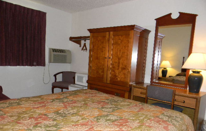 Imagen de los exteriores del Hotel American Inn. Foto 4