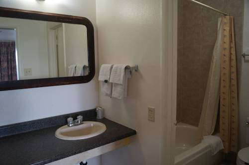 Imagen de la habitación del Hotel American Inn Motel. Foto 11