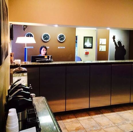 Imagen de los interiores del Hotel American Inn North Kansas City. Foto 15
