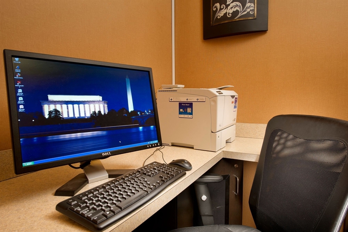 Imagen de los interiores del Hotel American Inn Of Bethesda. Foto 13