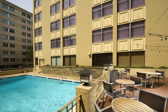 Imagen de la piscina del Hotel American Inn Of Bethesda. Foto 16