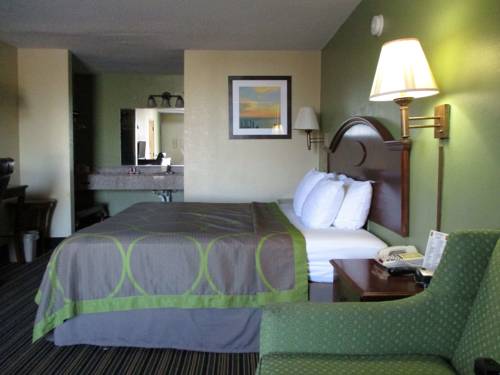 Imagen de la habitación del Hotel American Inn Of Orangeburg. Foto 5